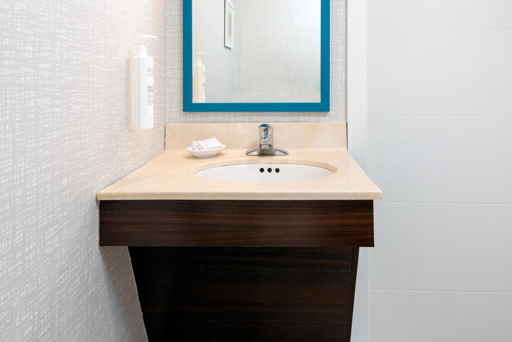 Hampton Inn Hartford Airport Windsor Locks Kültér fotó