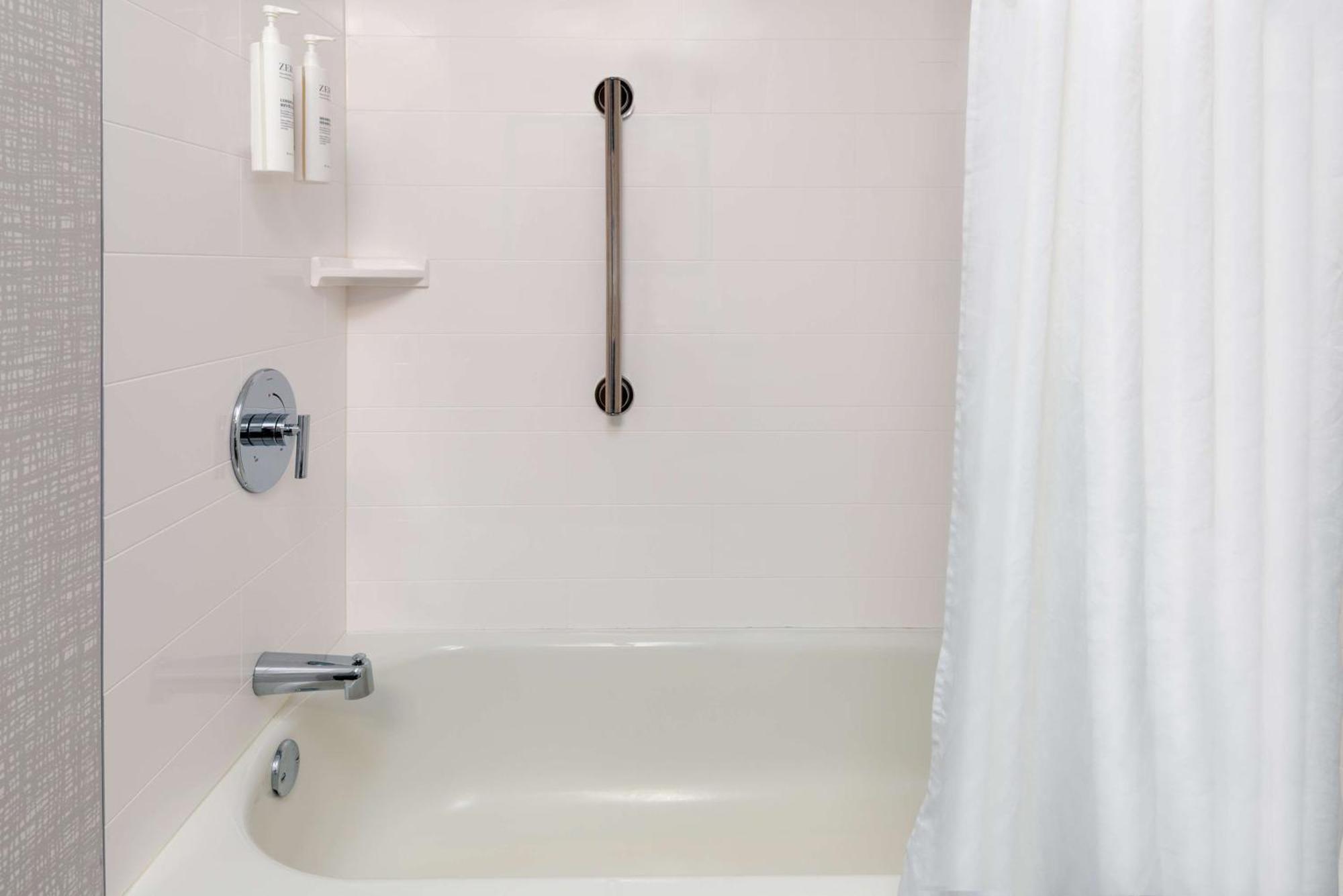 Hampton Inn Hartford Airport Windsor Locks Kültér fotó