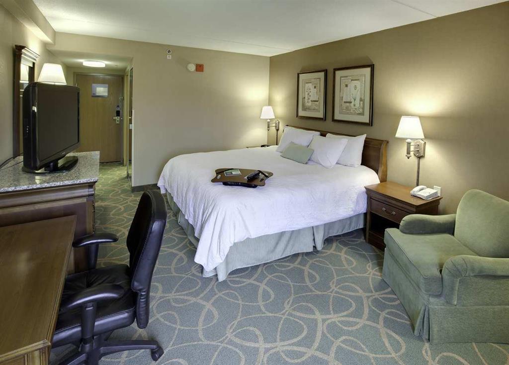 Hampton Inn Hartford Airport Windsor Locks Szoba fotó